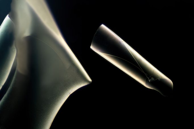 Mikrofoto von Alaun (Blutstiller), Mikrokristalle im polarisierten Licht, 1, Bildbreite = 1,6 mm