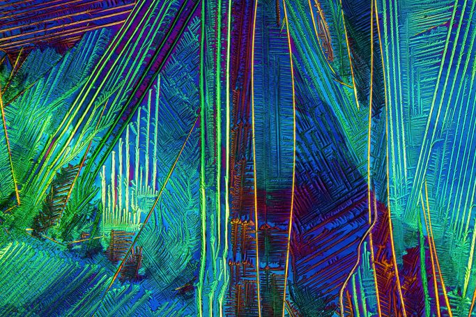 Mikrofoto von Caesiumchlorid mit Kupfersulfat, Mikrokristalle im polarisierten Licht, 2, Bildbreite = 1,75 mm